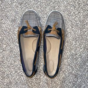 Sperry boat shoe